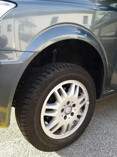 Mercedes-Benz Viano — Monospace premium diesel, 53'500 km, sans accident — Heckansicht