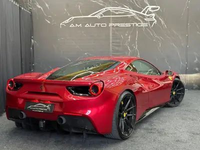 Ferrari 488 GTB — Le coupé sport italien ultime, 670 ch et suspension Novitec — intérieur