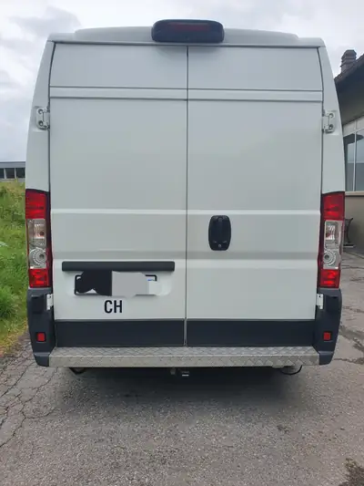 Peugeot Boxer 335-160 FL2 — Utilitaire diesel robuste, révision complète incluse — interni