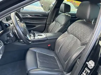 BMW 730d 48V — Berline de luxe diesel, 76 000 km, équipements premium — dettaglio