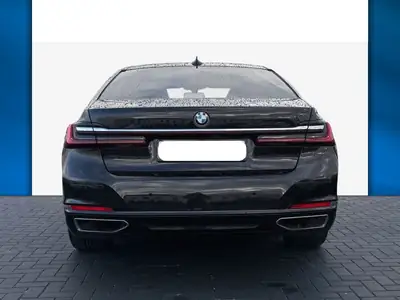 BMW 730d 48V — Berline de luxe diesel, 76 000 km, équipements premium — cruscotto