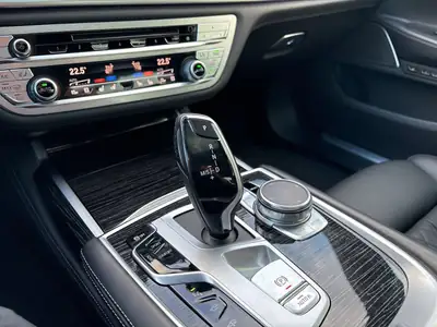 BMW 730d 48V — Berline de luxe diesel, 76 000 km, équipements premium — Miniatura 9