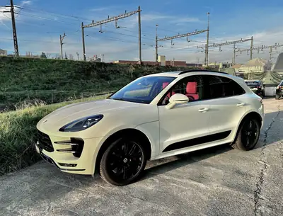 Porsche Macan Turbo Performance PDK — SUV sportif 440 ch, seulement 95 000 km — fianco
