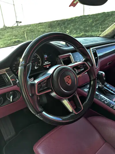Porsche Macan Turbo Performance PDK — SUV sportif 440 ch, seulement 95 000 km — vista posteriore