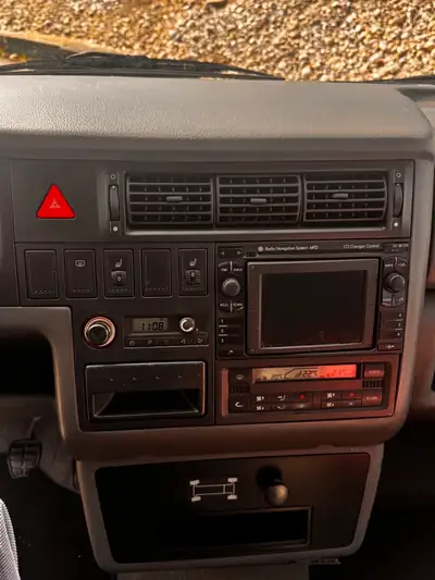 VW T4 Multivan 2.5 TDI Syncro — Monospace polyvalent 6 places, traction intégrale — Innenraum