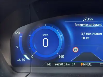 Ford Kuga 2.5 PHEV Titanium X — SUV hybride rechargeable, économe et bien équipé — Miniature 11
