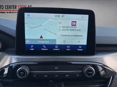 Ford Kuga 2.5 PHEV Titanium X — SUV hybride rechargeable, économe et bien équipé — Miniature 15
