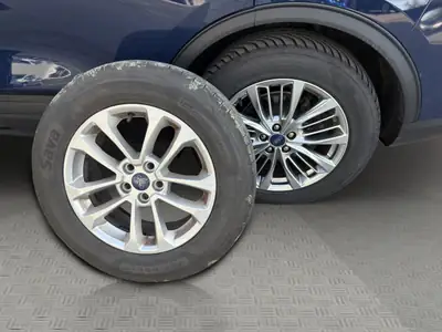 Ford Kuga 2.5 PHEV Titanium X — SUV hybride rechargeable, économe et bien équipé — Miniature 21