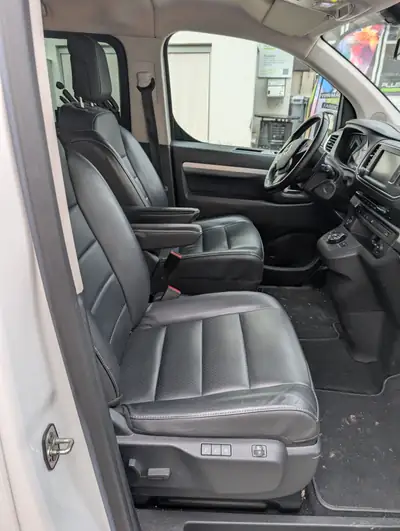 Opel Zafira Life 2.0 CDTI Business M — Monospace 6 places, diesel automatique, 164'000 km — Miniature 12