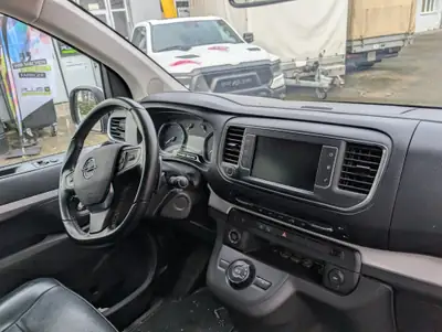 Opel Zafira Life 2.0 CDTI Business M — Monospace 6 places, diesel automatique, 164'000 km — Miniature 11