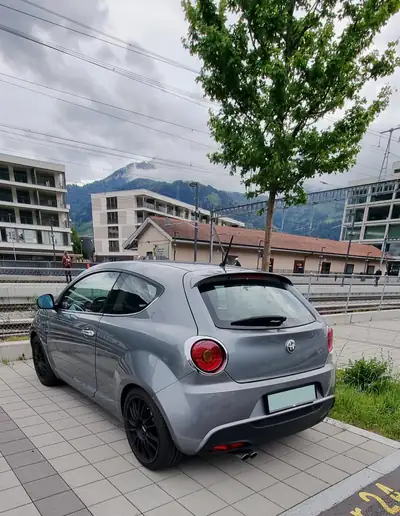 Alfa Romeo MiTo 1.4 TB Distinctive — Sportive compacte, moteur turbo et sans accident — vista posteriore