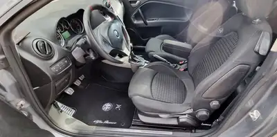 Alfa Romeo MiTo 1.4 TB Distinctive — Sportive compacte, moteur turbo et sans accident — interni