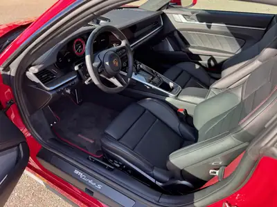 Porsche 911 Turbo S PDK — Superbe coupé sportif rouge, 4600 km seulement — dettaglio