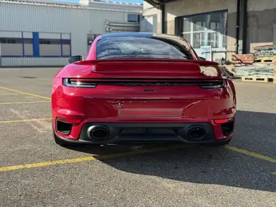 Porsche 911 Turbo S PDK — Superbe coupé sportif rouge, 4600 km seulement — interni