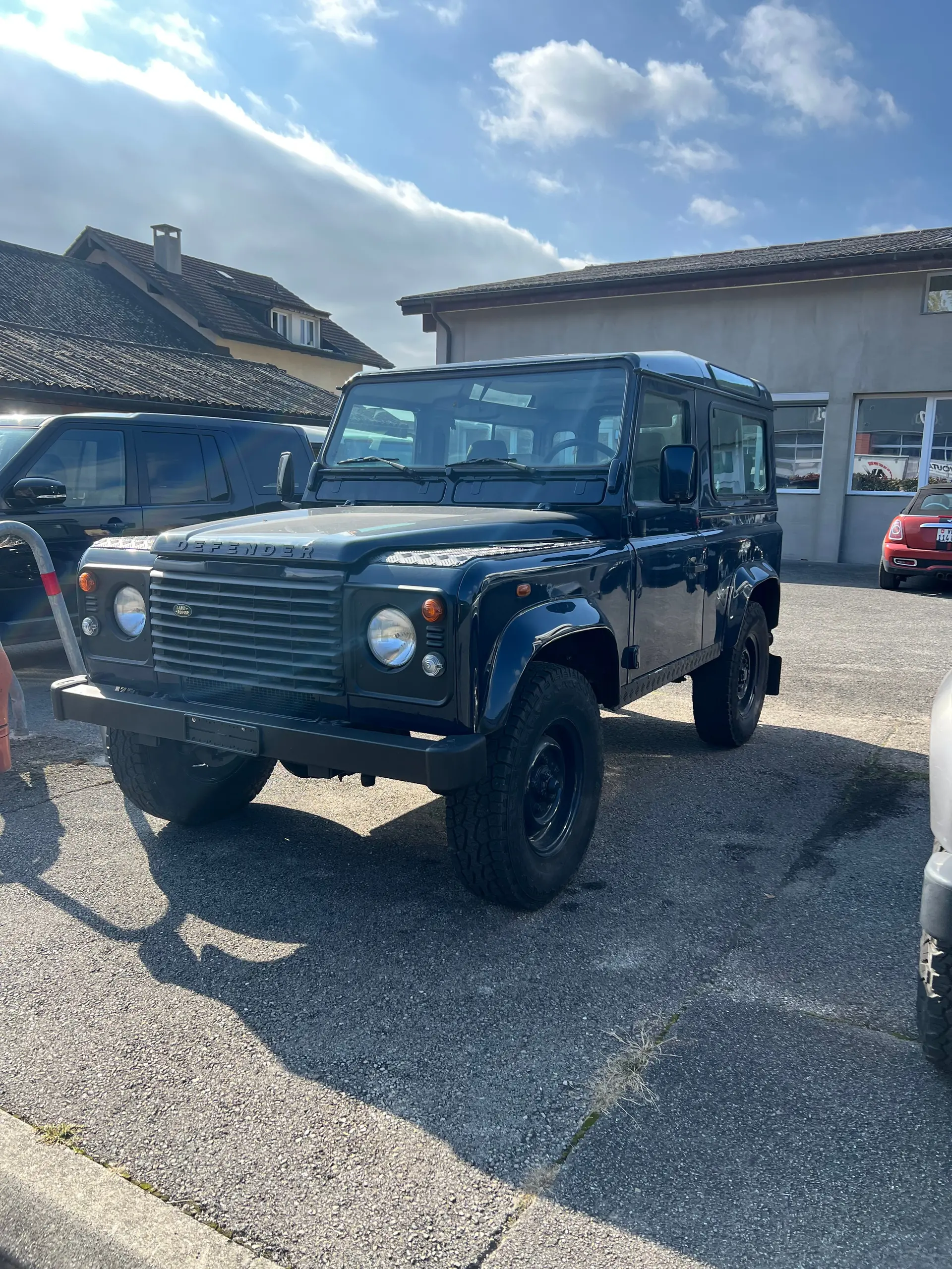 Land Rover Defender 90 SW — Légende 4x4 robuste, moteur Td5 fiable et spacieux