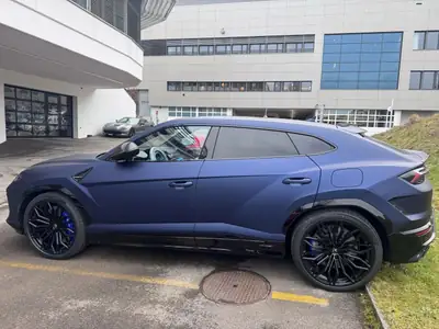 Lamborghini Urus 636 SE — Le Super SUV hybride rechargeable 2025 — vue extérieure