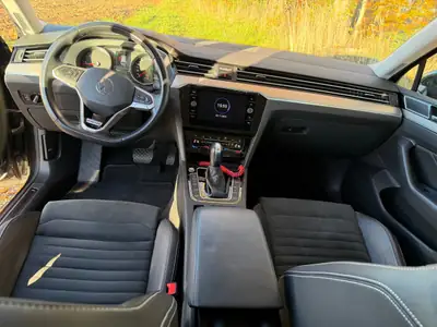 VW Passat 2.0 TDI 4Motion — Break diesel performant, traction intégrale, kilométrage autoroute — Miniature 13