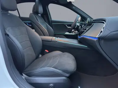 Mercedes-Benz E 220 d AMG Line 4matic — Berline premium, moteur diesel hybride et 4WD — Miniature 16