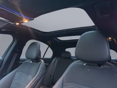 Mercedes-Benz E 220 d AMG Line 4matic — Berline premium, moteur diesel hybride et 4WD — Miniature 19