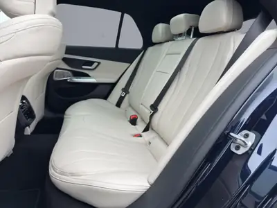 Mercedes-Benz E 220 d AMG Line 4matic Kombi — Break premium diesel, 13'000 km seulement — Miniature 12