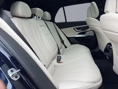 Mercedes-Benz E 220 d AMG Line 4matic Kombi — Break premium diesel, 13'000 km seulement — Miniature 17