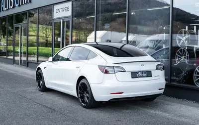 Tesla Model 3 Performance Dual AWD — Électrique haute performance, 513 ch et Autopilot — interior