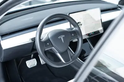 Tesla Model 3 Performance Dual AWD — Électrique haute performance, 513 ch et Autopilot — Thumbnail 9