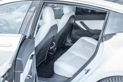 Tesla Model 3 Performance Dual AWD — Électrique haute performance, 513 ch et Autopilot — Thumbnail 7