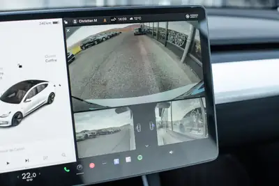 Tesla Model 3 Performance Dual AWD — Électrique haute performance, 513 ch et Autopilot — Thumbnail 11