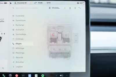 Tesla Model 3 Performance Dual AWD — Électrique haute performance, 513 ch et Autopilot — Thumbnail 13