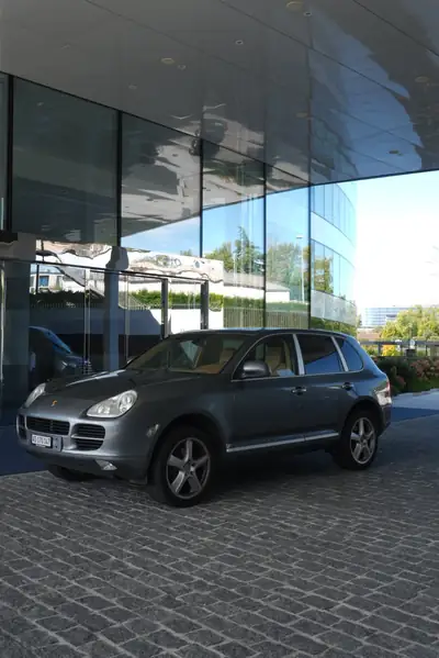 Porsche Cayenne 2004 — SUV premium 250 ch, faible kilométrage, toutes routes — Seitenansicht