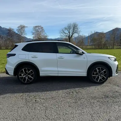 VW Tiguan 2.0 TDI SCR United 4Motion — SUV diesel performant, 40'000 km, toit panoramique — côté