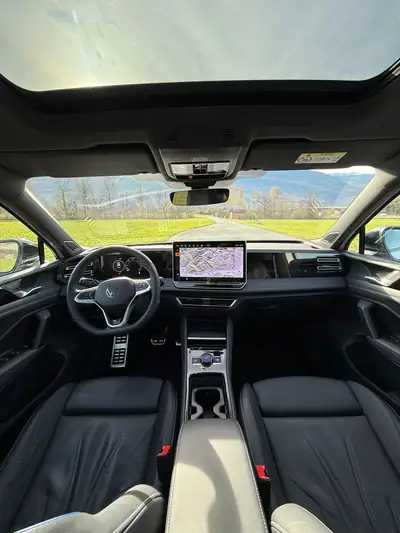 VW Tiguan 2.0 TDI SCR United 4Motion — SUV diesel performant, 40'000 km, toit panoramique — intérieur