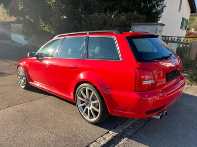 Audi RS4 Avant quattro — Break sportif 380 ch, histoire de performance — Außenansicht