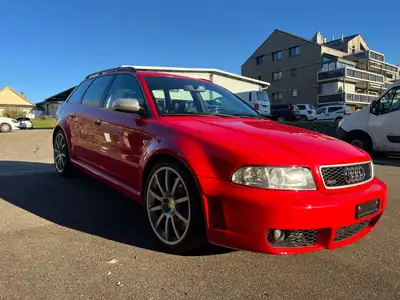 Audi RS4 Avant quattro — Break sportif 380 ch, histoire de performance — Heckansicht