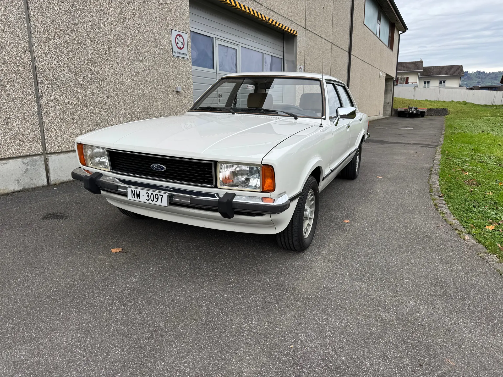 Ford Taunus 2.3 V6 Ghia 1979 — Berline de caractère, moteur V6 généreux, 84 000 km — Außenansicht