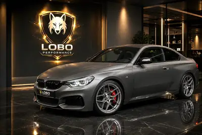 BMW M240i xDrive Coupé 2025 — 430 ch, design noir métallisé, kilométrage exceptionnel — vista esterna