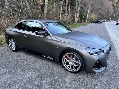 BMW M240i xDrive Coupé 2025 — 430 ch, design noir métallisé, kilométrage exceptionnel — Miniatura 10