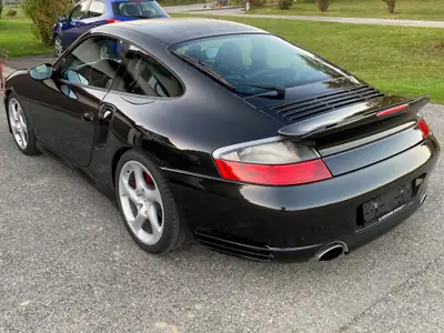 Porsche 911 Turbo 2000 — Légendaire coupé sport, 420 ch et boîte manuelle — fianco