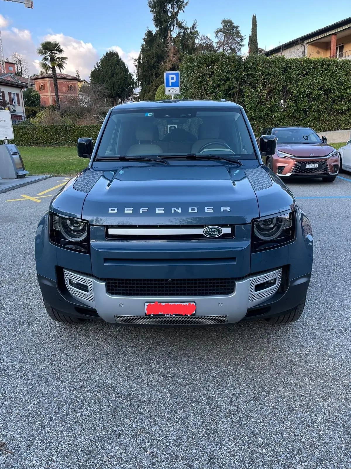 Land Rover Defender 110 3.0 D I6 250 SE — SUV robuste, garantie jusqu'en 2027