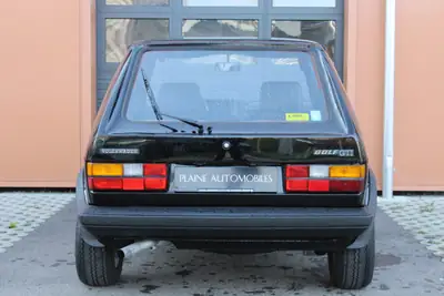 VW Golf 1800 GTI 1983 — Légende des années 80, châssis impeccable et entretien suivi — Miniature 8