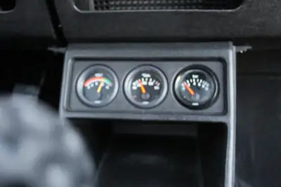 VW Golf 1800 GTI 1983 — Légende des années 80, châssis impeccable et entretien suivi — Miniature 11