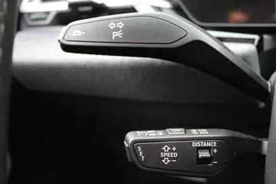 Audi A5 Sportback 40 TDI S-Line — Diesel hybride, 5 190 km, équipement premium — Miniature 10