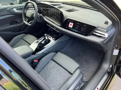 Audi A5 Avant TFSI 150 kW S tronic — Break sportif hybride léger, 7000 km seulement — Thumbnail 9