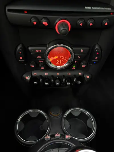 MINI Cooper S Turbo British Racing Green — Sportive compacte authentique, 175 ch, toit panoramique — Miniatura 13