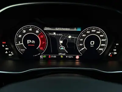 Audi RS Q3 Sportback - Performance sportive et élégance blanche — Thumbnail 11