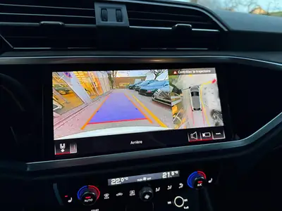 Audi RS Q3 Sportback - Performance sportive et élégance blanche — Thumbnail 10