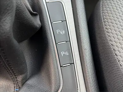 VW Golf Variant 1.2 TSI Comfort — Break polyvalent, moteur efficace, sans sinistre — Miniature 24