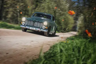 Volvo 123 GT Rallye 1968 — Coupé de légende préparé Stage 1, 145 ch authentiques — vue extérieure