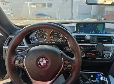 BMW 428i Cabriolet xDrive — Décapotable dynamique, tous terrains, équipée premium — côté